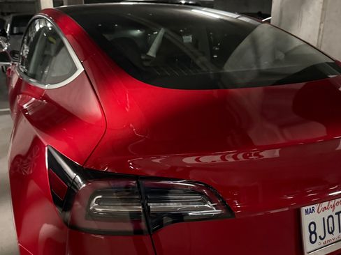 Used 2018 Tesla Model 3 Mid Range image 2