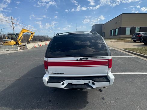 Used 2004 Chevrolet Blazer LS w/ Preferred Equipment Group image 5