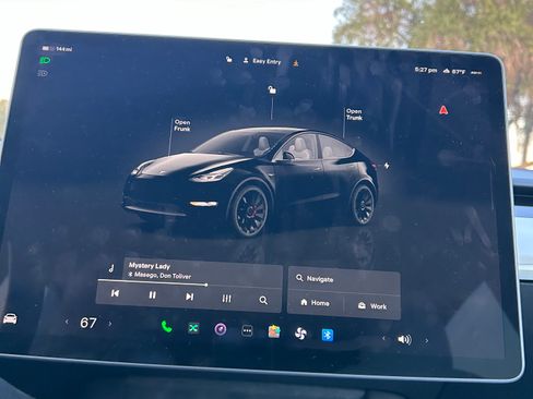 Used 2023 Tesla Model Y Performance image 9