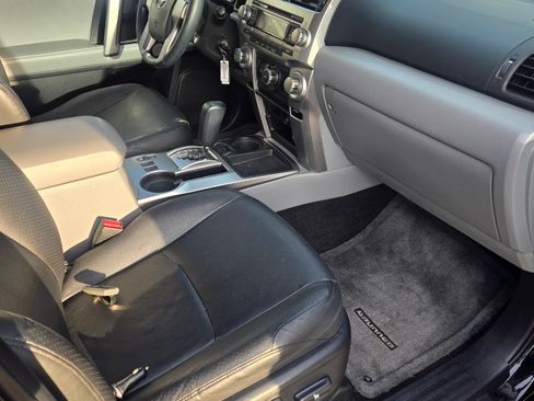 Used 2011 Toyota 4Runner SR5 image 8