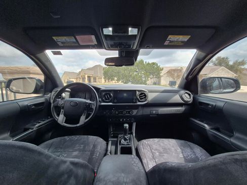 Used 2019 Toyota Tacoma TRD Off-Road w/ Technology Package image 26