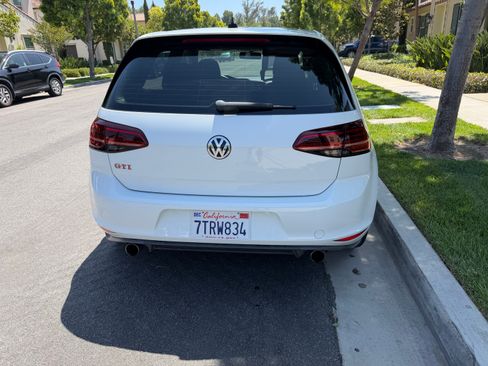 Used 2017 Volkswagen GTI Sport FWD image 9