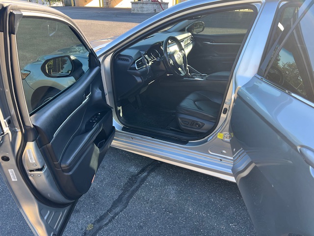 Used 2018 Toyota Camry XSE FWD image 4