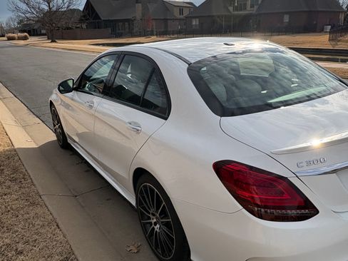 Used 2019 Mercedes-Benz C 300 4MATIC Sedan image 4