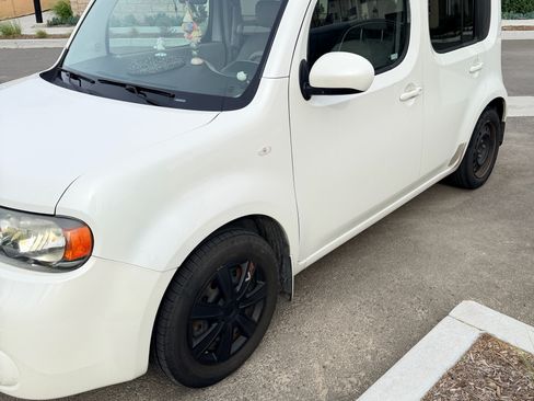 Used 2012 Nissan Cube 1.8 S w/ Interior Illumination Pkg image 4
