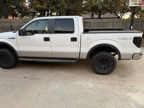 Used 2010 Ford F150 XLT image 1