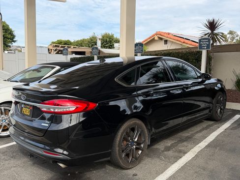 Used 2018 Ford Fusion SE w/ Equipment Group 201A image 4