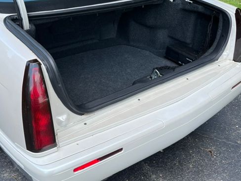 Used 2001 Cadillac Eldorado Touring FWD image 19