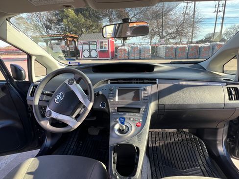 Used 2014 Toyota Prius Prime Plug-In Hybrid image 13