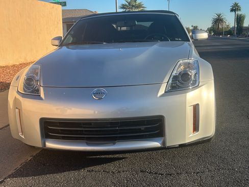Used 2008 Nissan 350Z Enthusiast image 12