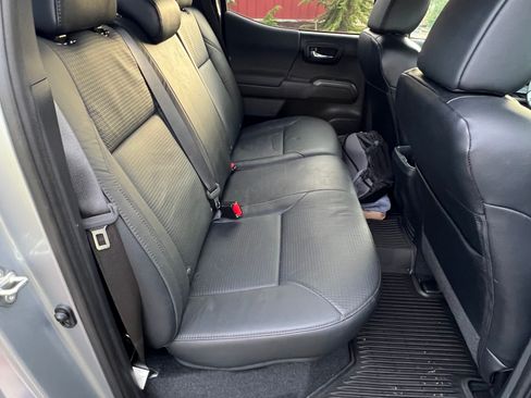 Used 2019 Toyota Tacoma TRD Off-Road image 10