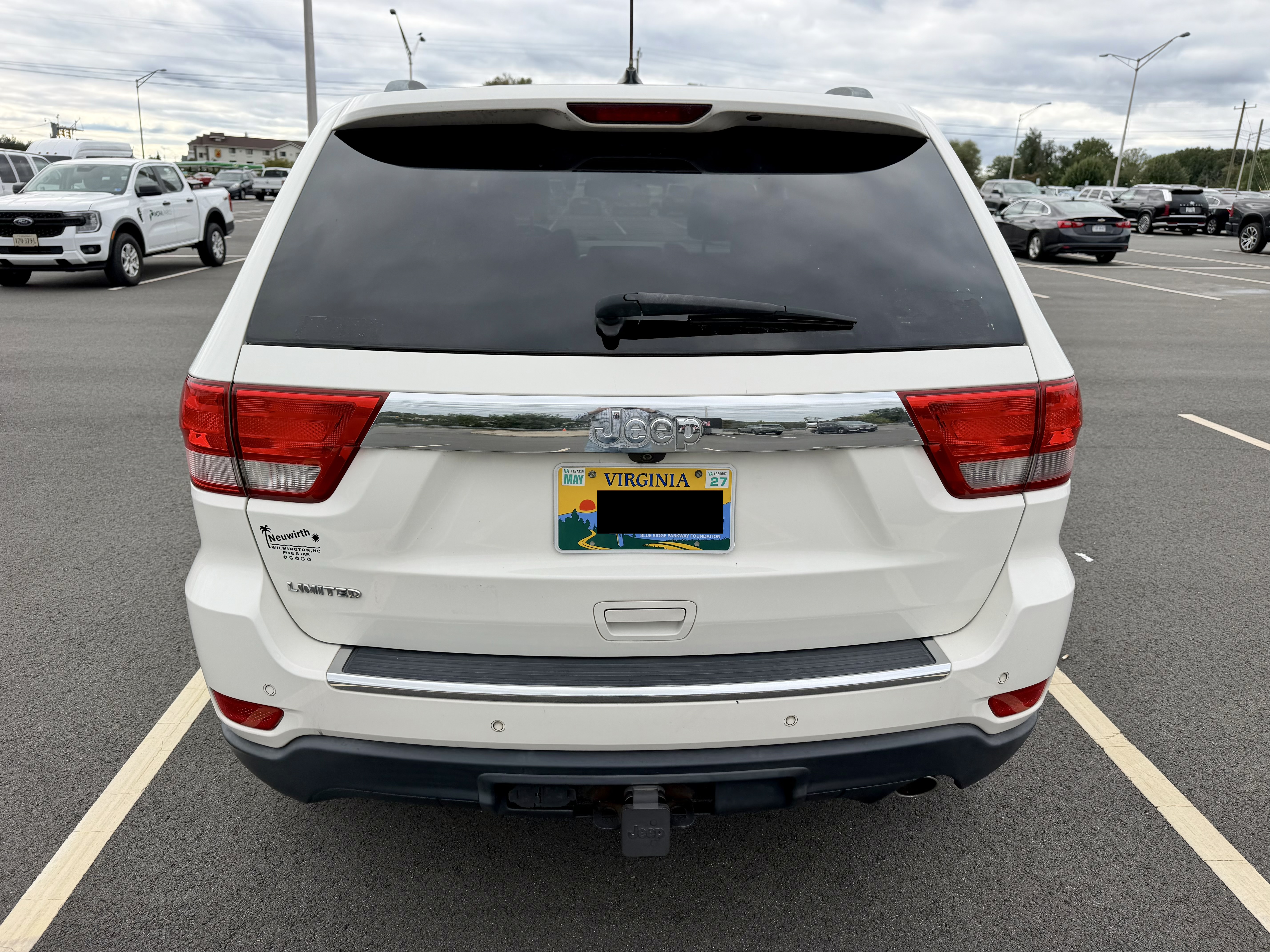 Used 2011 Jeep Grand Cherokee Limited w/ Trailer Tow Group RWD image 8