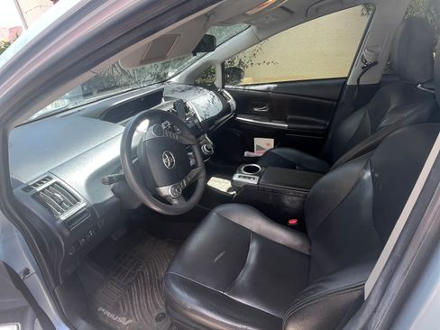 Used 2015 Toyota Prius V Three FWD image 2