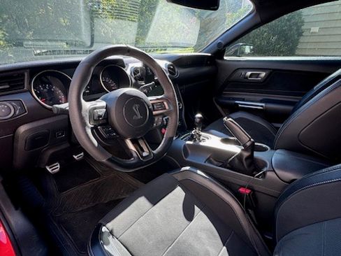 Used 2016 Ford Mustang Shelby GT350 w/ Technology Package image 14