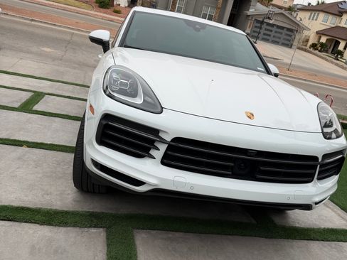 Used 2023 Porsche Cayenne Platinum Edition image 1