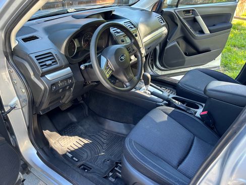 Used 2015 Subaru Forester 2.5i Premium w/ All-Weather Package AWD/4WD image 10
