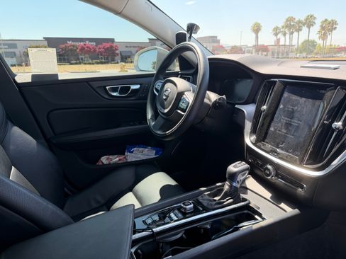 Used 2020 Volvo V60 T5 Momentum w/ Protection Package Premier FWD image 14