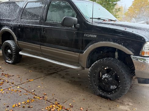 Used 2000 Ford Excursion Limited image 1