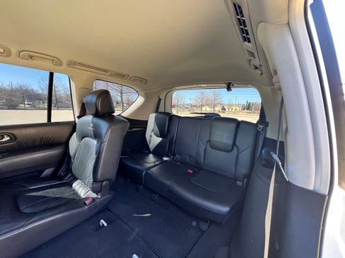 Used 2014 INFINITI QX80 4WD w/ Deluxe Touring Package image 24