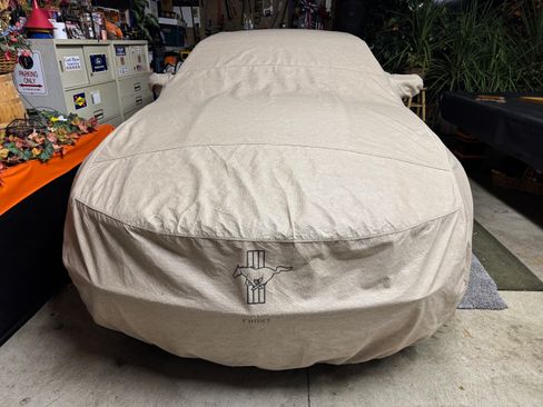 Used 2010 Ford Mustang GT Premium image 5