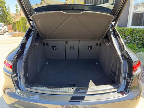 Used 2021 Porsche Macan S AWD/4WD image 9