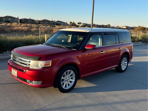 Used 2011 Ford Flex SEL w/ Rapid Spec Order Code image 2