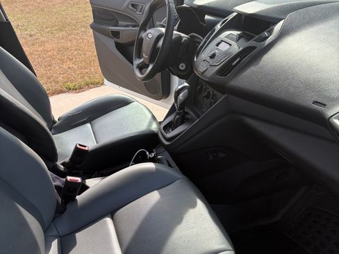Used 2015 Ford Transit Connect XL image 5