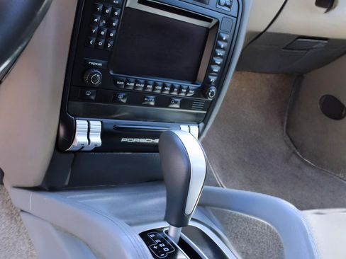 Used 2005 Porsche Cayenne image 15
