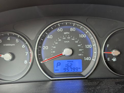 Used 2012 Hyundai Santa Fe GLS image 14