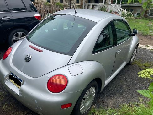 Used 2000 Volkswagen Beetle GLS FWD image 4