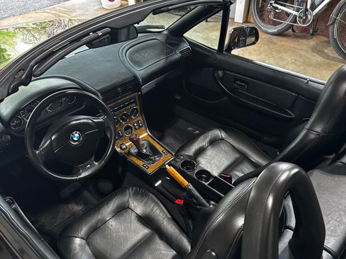 Used 2001 BMW Z3 3.0i RWD image 2