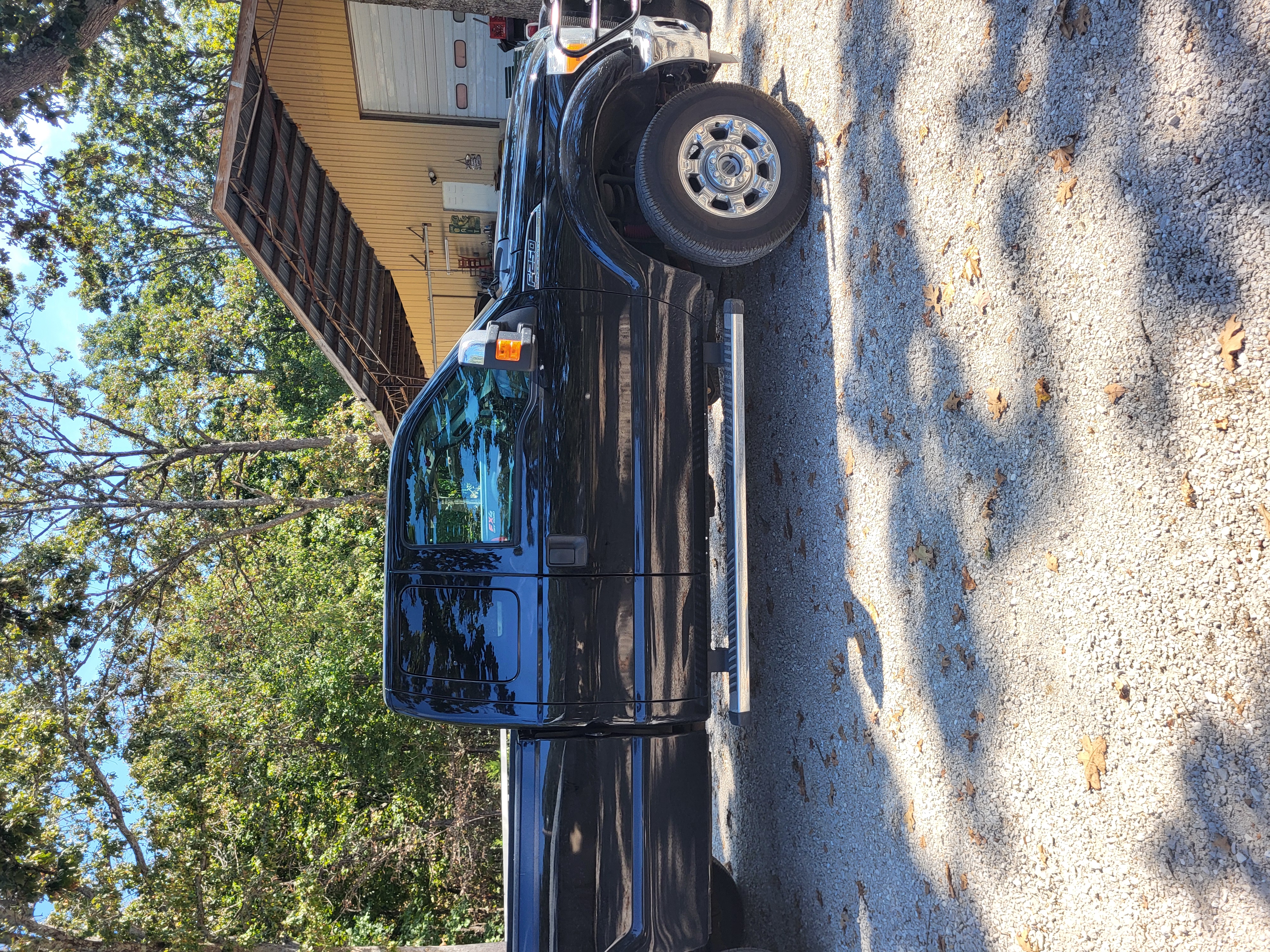 Used 2016 Ford F250 XLT w/ XLT Premium Package AWD/4WD image 1