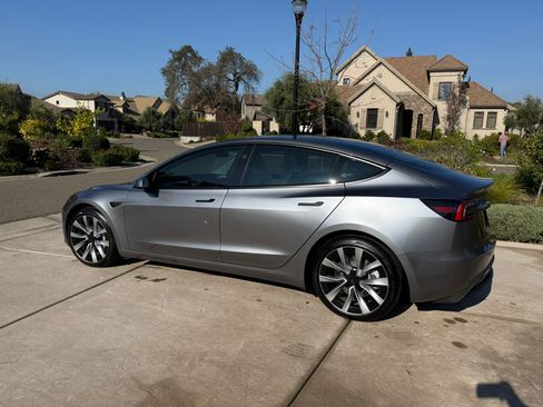 Used 2025 Tesla Model 3 Long Range image 2