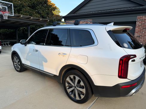 Used 2020 Kia Telluride S w/ S 8 Passenger Seating Package FWD image 8