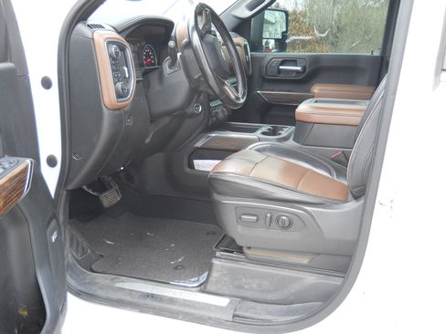 Used 2022 Chevrolet Silverado 2500 High Country w/ Z71 Off-Road Package image 13