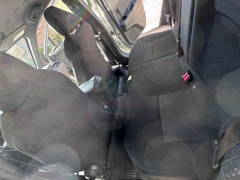 Used 2019 Toyota C-HR XLE FWD image 17