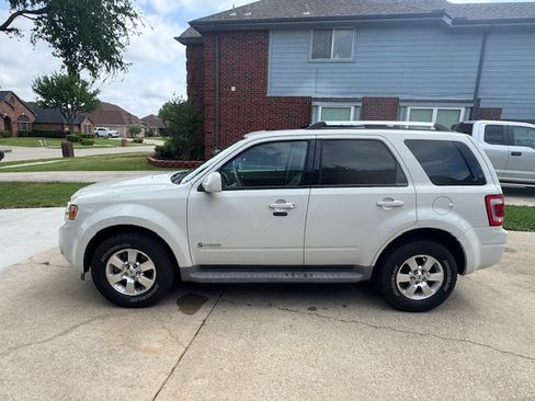 Used 2009 Ford Escape 2WD Hybrid image 2