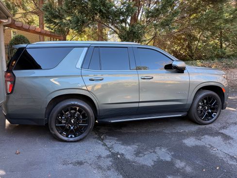 Used 2023 Chevrolet Tahoe LT w/ Luxury Package image 11