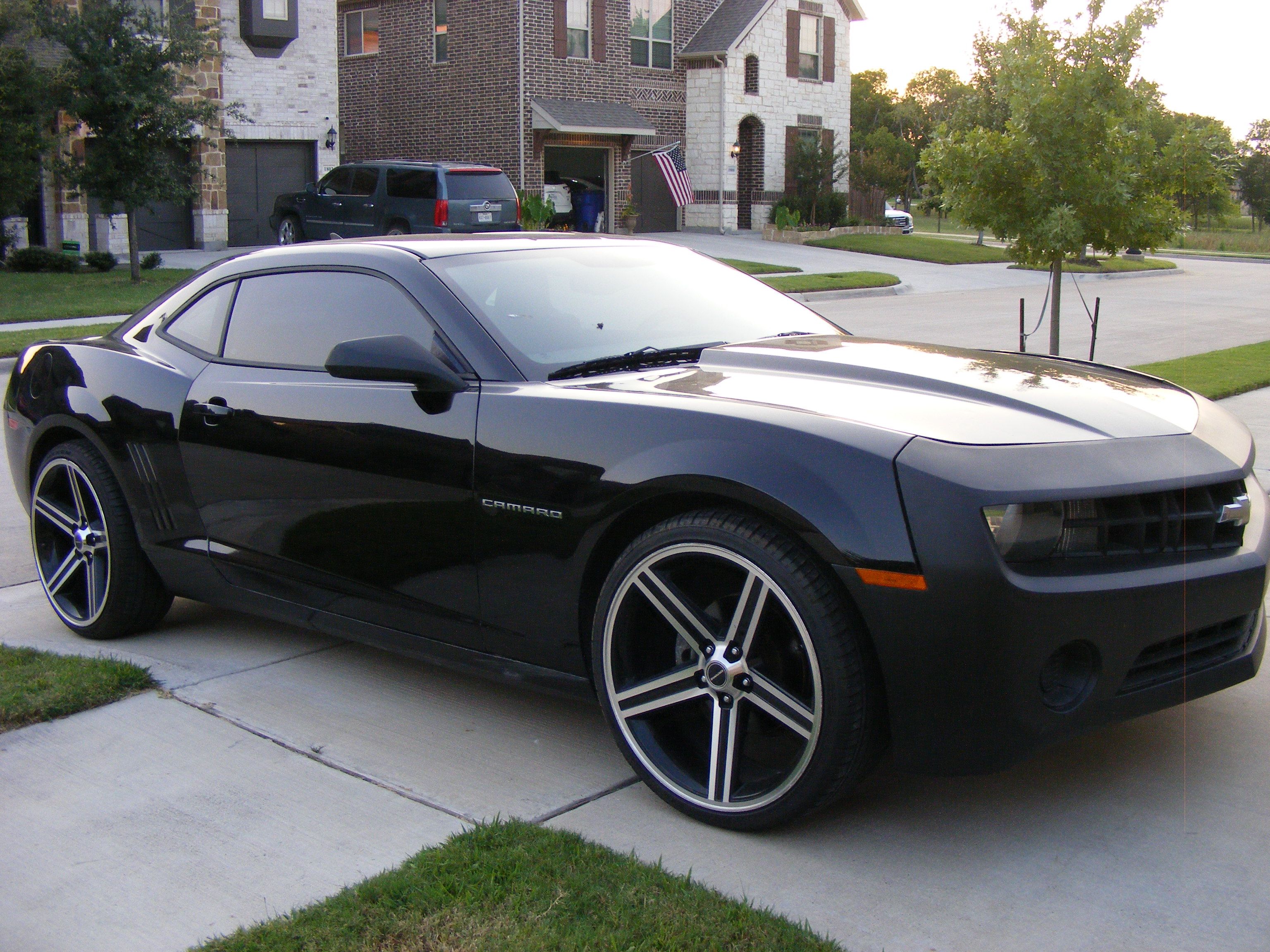 Used 2011 Chevrolet Camaro LS RWD image 9