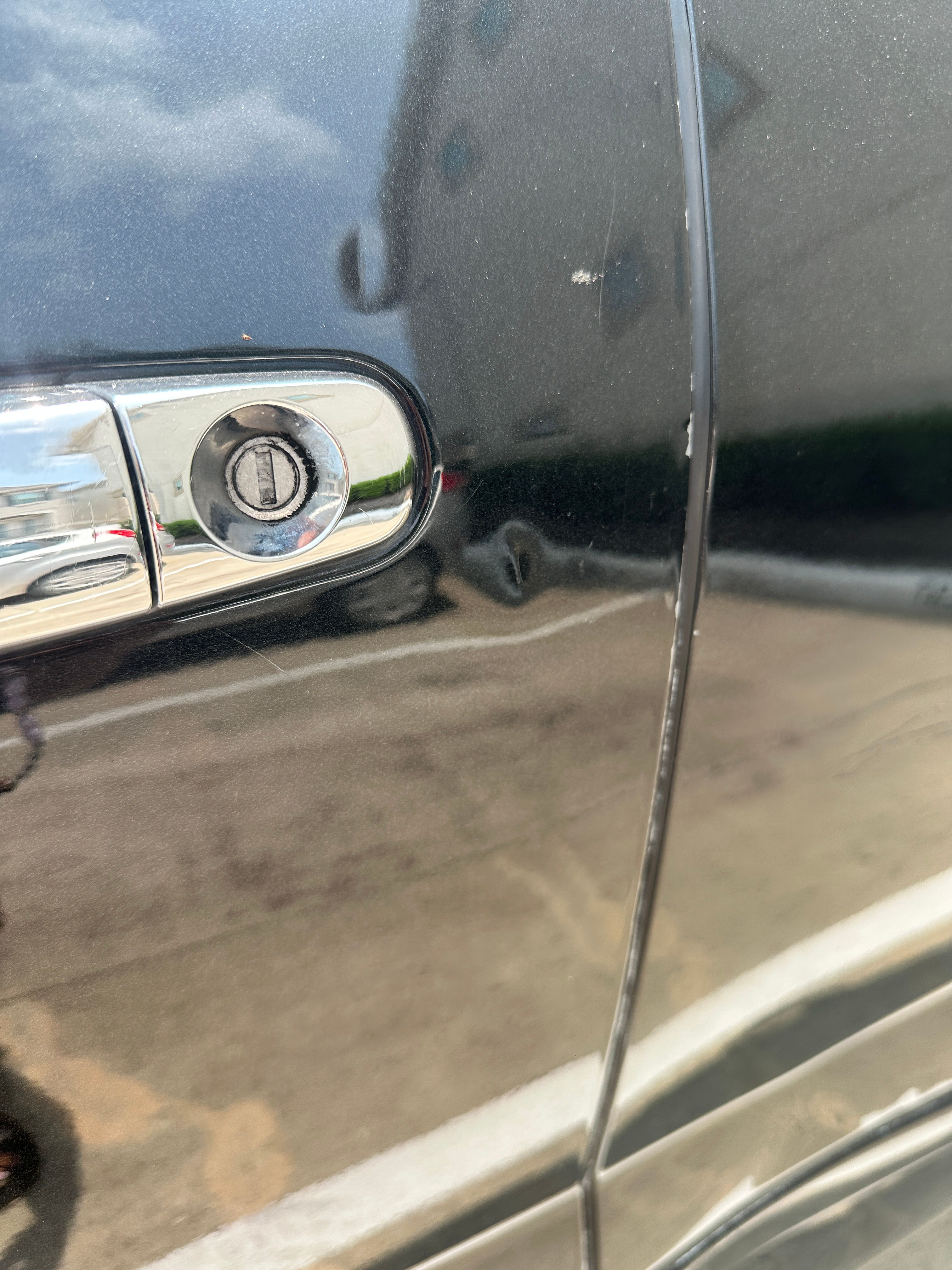 Used 2012 Chevrolet Traverse LT FWD image 4