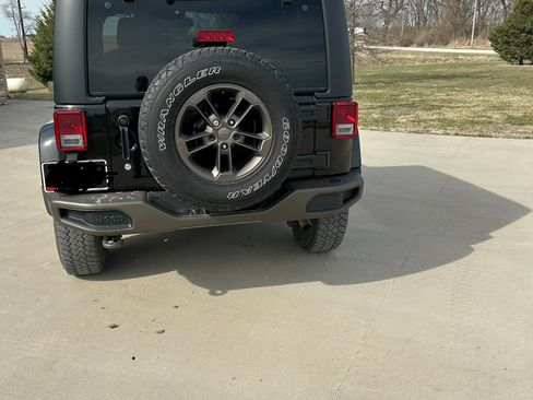 Used 2016 Jeep Wrangler Sahara image 5