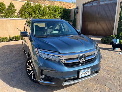 Used 2022 Honda Pilot Touring image 1