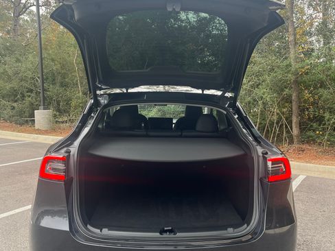 Used 2024 Tesla Model Y Long Range image 6