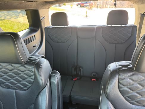 Used 2022 Hyundai Palisade Calligraphy image 13