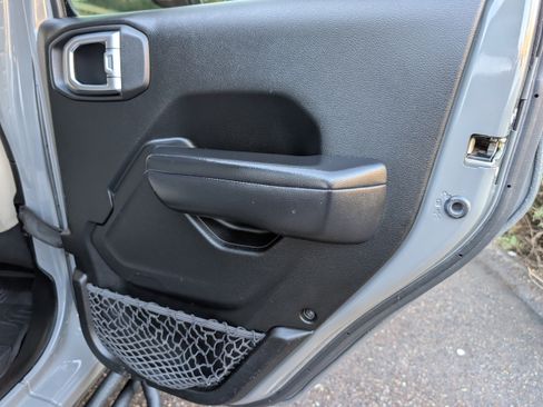 Used 2019 Jeep Wrangler Unlimited Sport S image 9