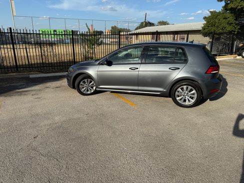 Used 2021 Volkswagen Golf 4-Door FWD image 8