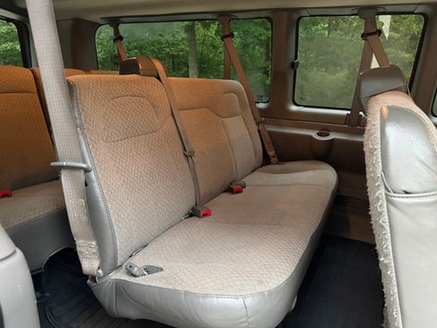Used 2020 Chevrolet Express 3500 LT w/ LT Preferred Equipment Group RWD image 12