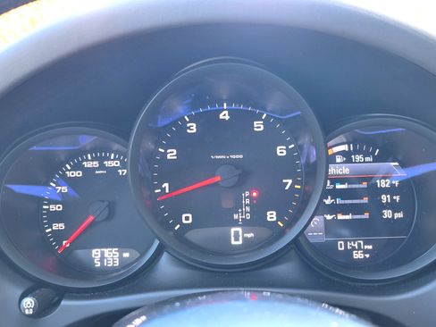 Used 2020 Porsche Macan image 8