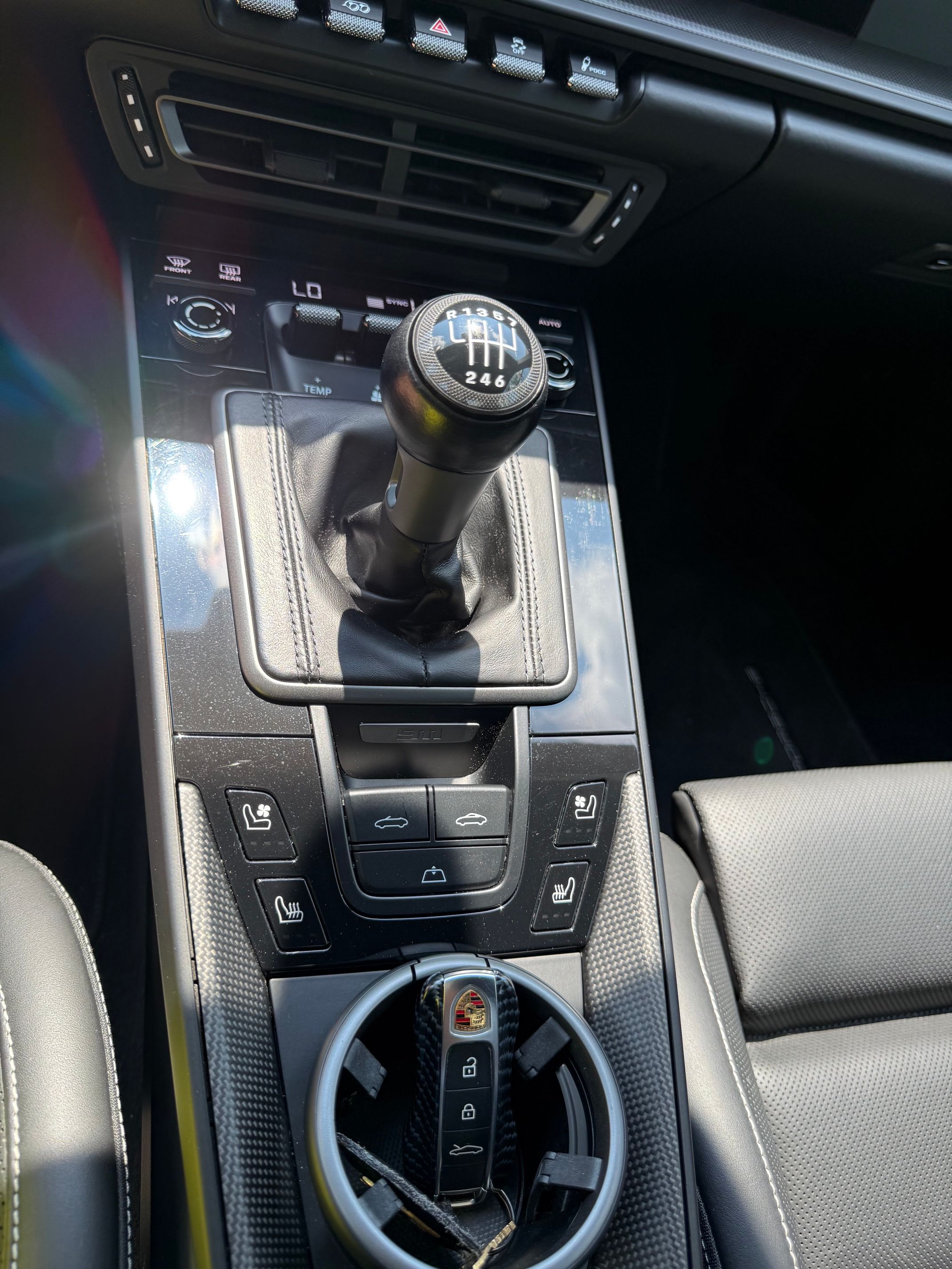 Used 2022 Porsche 911 Cabriolet image 6