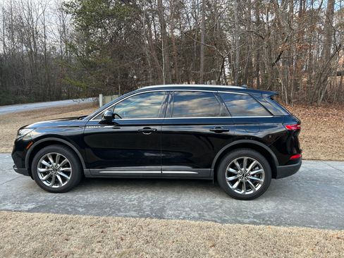 Used 2020 Lincoln Corsair FWD w/ Premium Package image 2